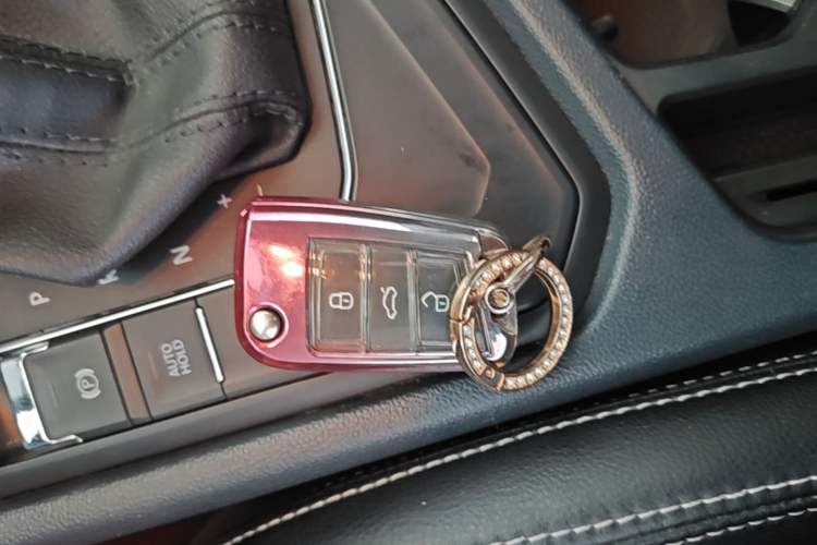 Used Volkswagen Tharu 2023 300TSI Two-Wheel-Drive Crescent Edition Vehicle Key