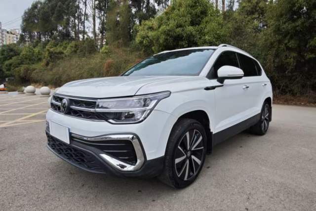 Ojetý Volkswagen Tharu 2023 300TSI Two-Wheel-Drive Moonlight Edition