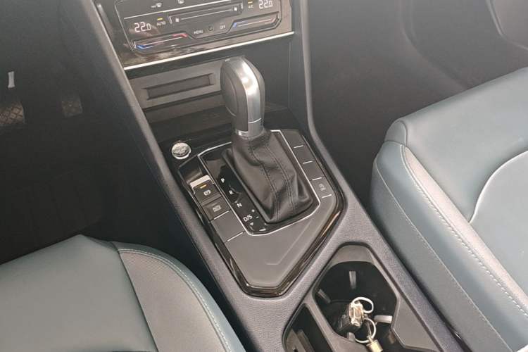 Used Volkswagen Tharu 2024 300TSI Two-Wheel-Drive Moonlight Edition Gear Lever