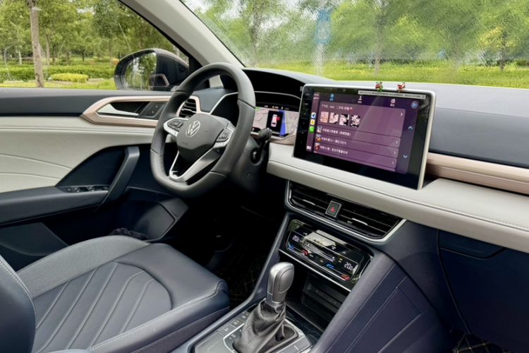 Used Volkswagen Tharu 2024 300TSI Two-Wheel-Drive Full Moon Edition Interior 5