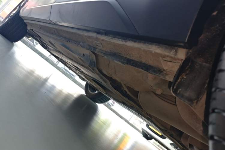 Used Volkswagen Tharu 2024 300TSI Two-Wheel-Drive Moonlight Edition Left Side Sill