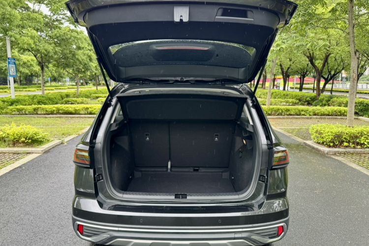 Used Volkswagen Tharu 2024 300TSI Two-Wheel-Drive Full Moon Edition Trunk