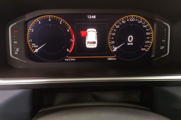 Used Volkswagen Tharu 2024 300TSI Two-Wheel-Drive Full Moon Edition Odometer Close Up