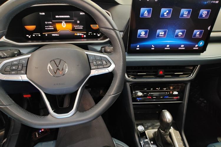 Used Volkswagen Tharu 2024 300TSI Two-Wheel-Drive Moonlight Edition Center Console