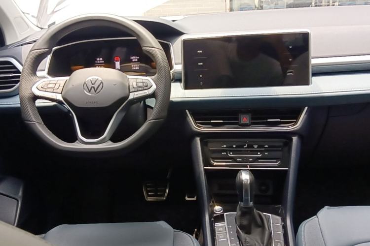Used Volkswagen Tharu 2024 300TSI Two-Wheel-Drive Moonlight Edition Center Console