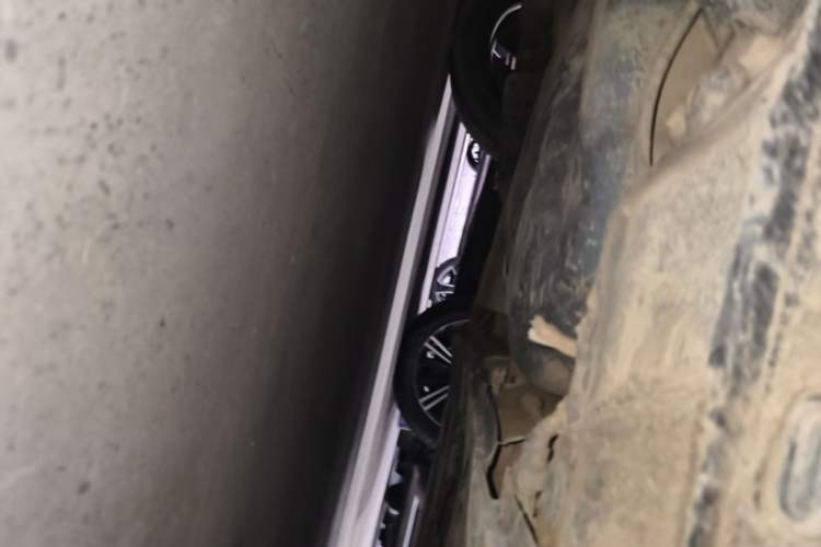Used Volkswagen Tharu 2024 300TSI Two-Wheel-Drive Full Moon Edition Chassis Rear Right