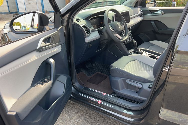 Used Volkswagen Tharu 2024 300TSI Two-Wheel-Drive Crescent Edition Driver Seat
