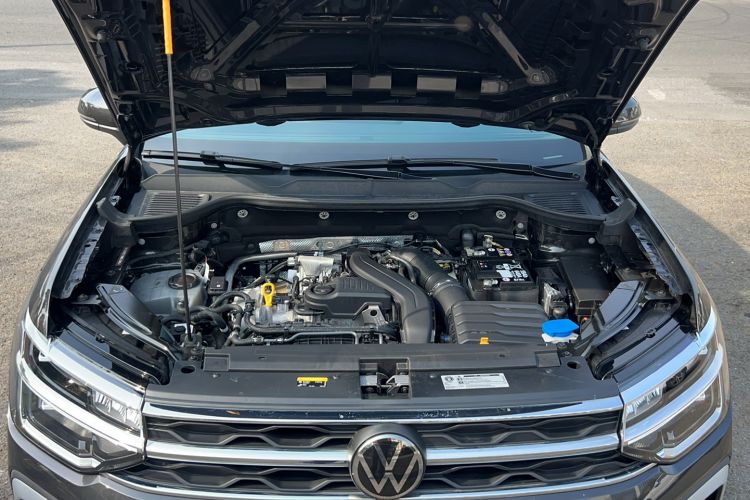 Used Volkswagen Tharu 2024 300TSI Two-Wheel-Drive Crescent Edition Engine Bay