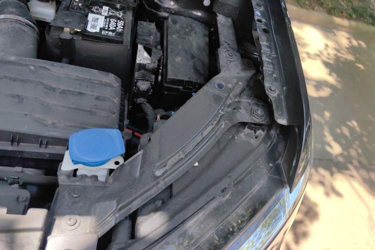 Used Volkswagen Tharu 2024 300TSI Two-Wheel-Drive Moonlight Edition Engine Bay Left