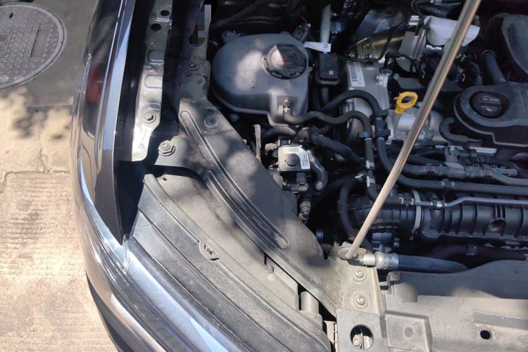 Used Volkswagen Tharu 2024 300TSI Two-Wheel-Drive Moonlight Edition Engine Bay Right