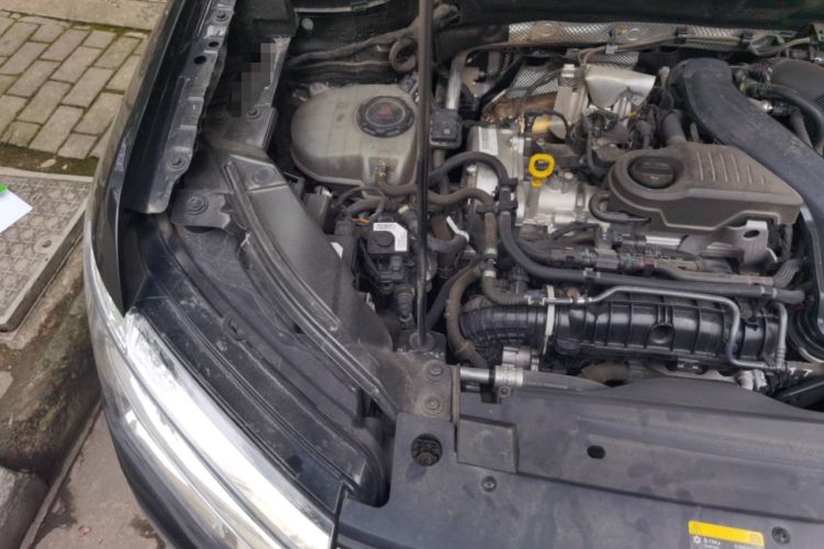 Used Volkswagen Tharu 2024 300TSI Two-Wheel-Drive Full Moon Edition Engine Bay Right