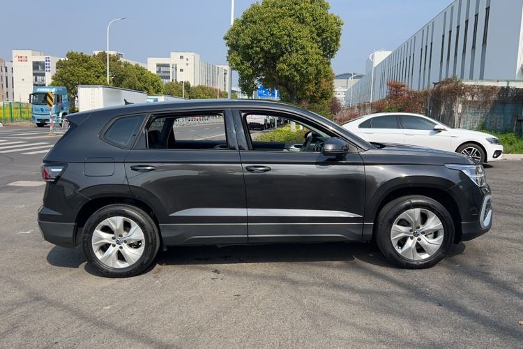 Used Volkswagen Tharu 2024 300TSI Two-Wheel-Drive Crescent Edition Exterior 2
