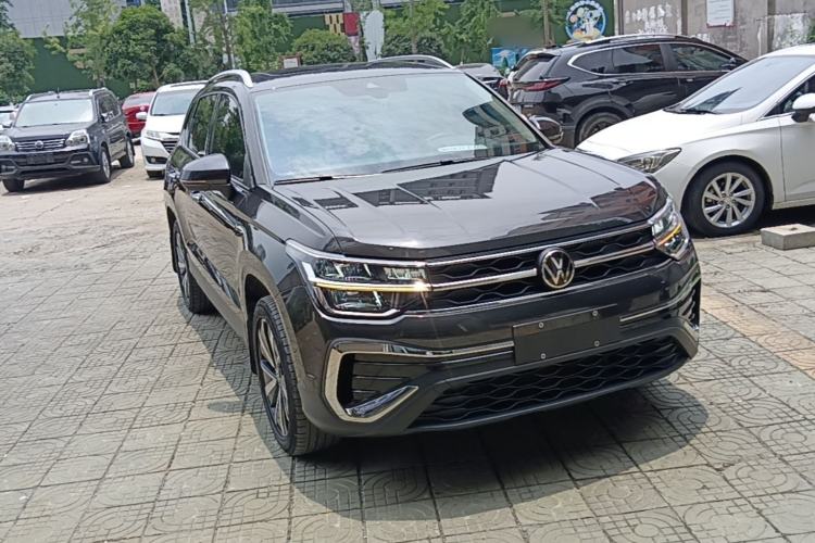 Used Volkswagen Tharu 2024 300TSI Two-Wheel-Drive Moonlight Edition Front Right 45 Deg