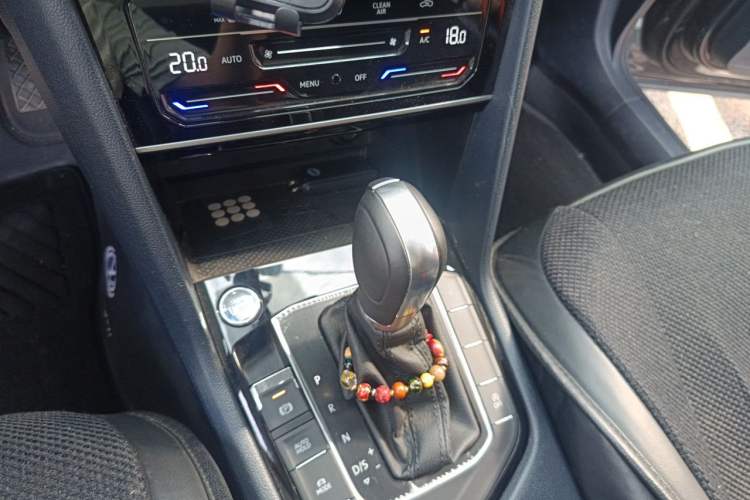 Used Volkswagen Tharu 2024 300TSI Two-Wheel-Drive Full Moon Edition Gear Lever