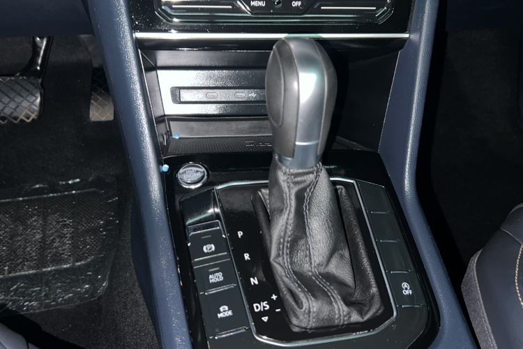Used Volkswagen Tharu 2024 300TSI Two-Wheel-Drive Full Moon Edition Gear Lever