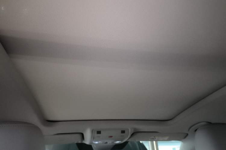 Used Volkswagen Tharu 2024 300TSI Two-Wheel-Drive Full Moon Edition Headliner