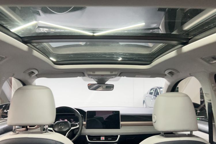 Used Volkswagen Tharu 2024 300TSI Two-Wheel-Drive Full Moon Edition Headliner
