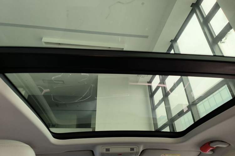 Used Volkswagen Tharu 2024 300TSI Two-Wheel-Drive Full Moon Edition Headliner