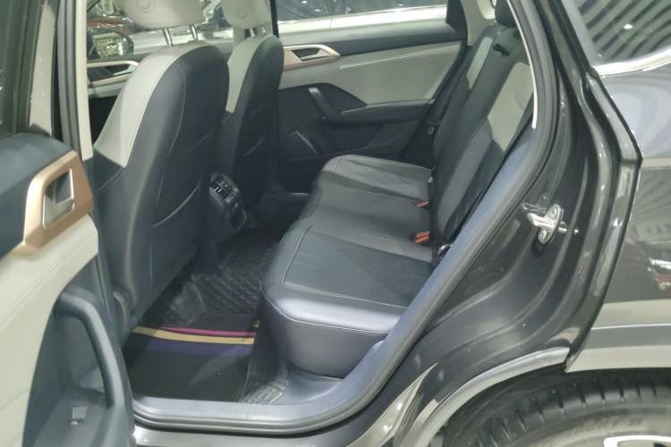 Used Volkswagen Tharu 2024 300TSI Two-Wheel-Drive Full Moon Edition Interior 1