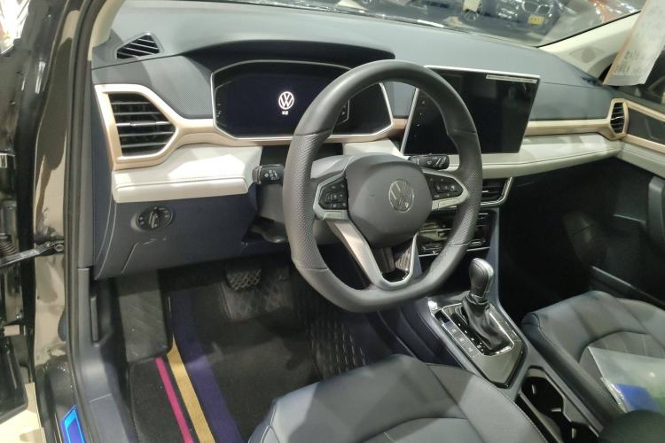 Used Volkswagen Tharu 2024 300TSI Two-Wheel-Drive Full Moon Edition Interior 3