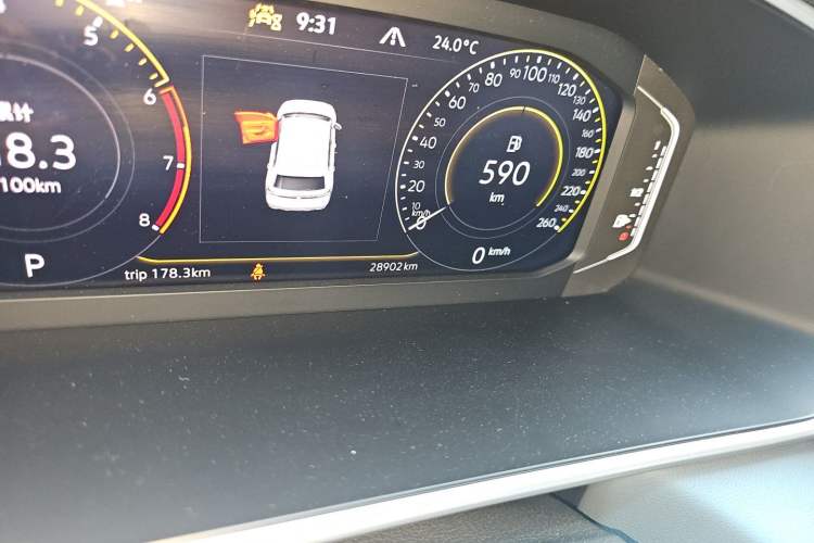 Used Volkswagen Tharu 2024 300TSI Two-Wheel-Drive Full Moon Edition Odometer Close Up