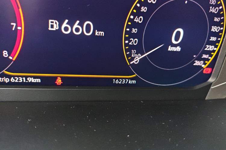 Used Volkswagen Tharu 2024 300TSI Two-Wheel-Drive Moonlight Edition Odometer Close Up