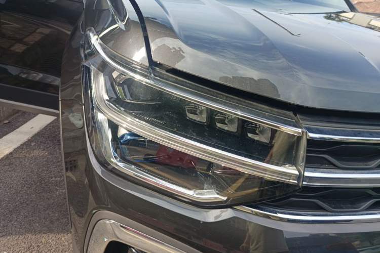 Used Volkswagen Tharu 2024 300TSI Two-Wheel-Drive Full Moon Edition Right Front Headlight