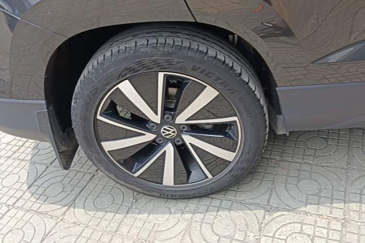 Used Volkswagen Tharu 2024 300TSI Two-Wheel-Drive Moonlight Edition Right Rear Wheel Hub