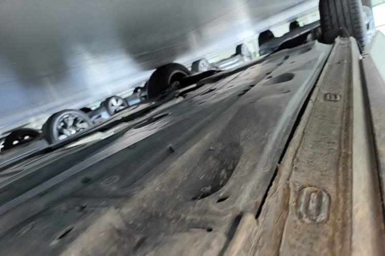 Used Volkswagen Tharu 2024 300TSI Two-Wheel-Drive Full Moon Edition Right Side Sill