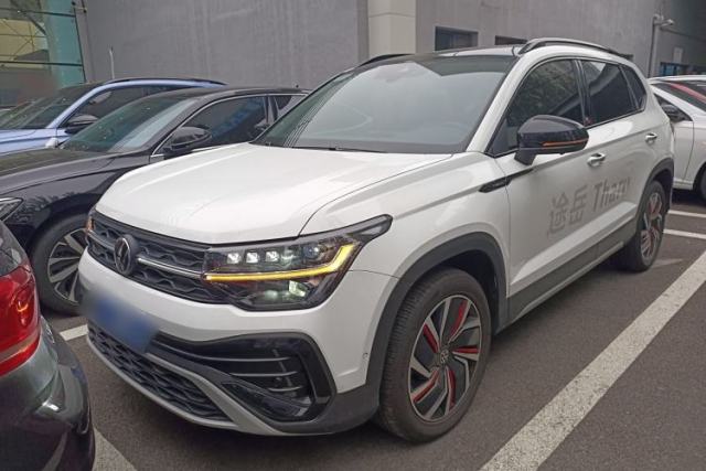 Ojetý Volkswagen Tharu 2024 300TSI Two-Wheel-Drive Moon Luxury Edition