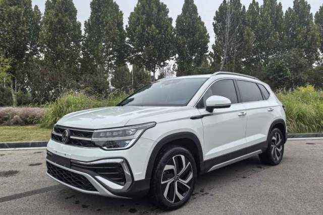 Ojetý Volkswagen Tharu 2024 300TSI Two-Wheel-Drive Full Moon Edition