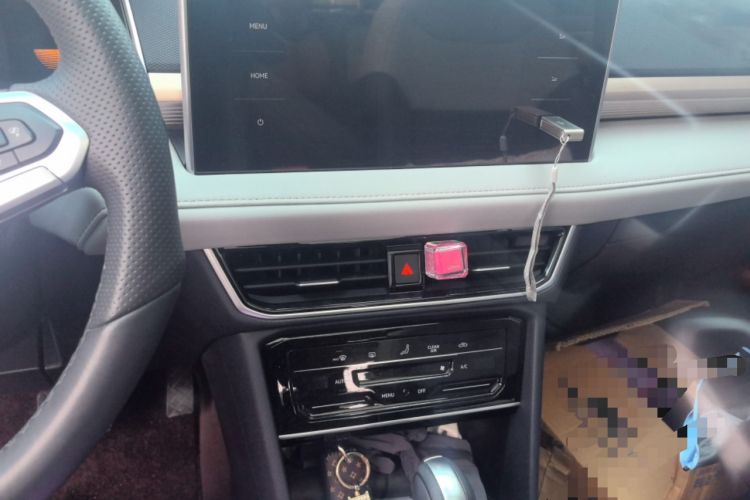 Used Volkswagen Tharu 2024 300TSI Two-Wheel-Drive Moonlight Edition Audio And AC Panel
