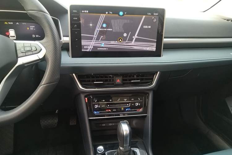 Used Volkswagen Tharu 2024 300TSI Two-Wheel-Drive Moon Luxury Edition Audio And AC Panel