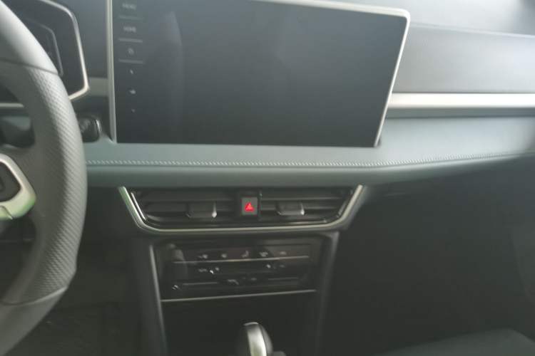 Used Volkswagen Tharu 2024 300TSI Two-Wheel-Drive Full Moon Edition Audio And AC Panel