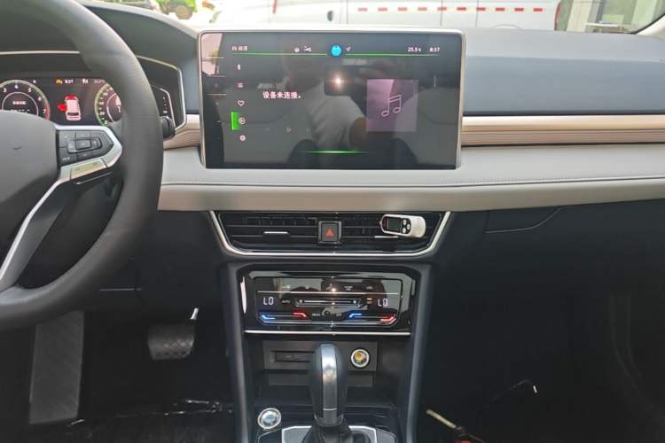 Used Volkswagen Tharu 2024 300TSI Two-Wheel-Drive Full Moon Edition Audio And AC Panel