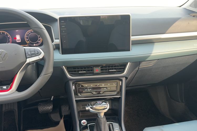 Used Volkswagen Tharu 2024 300TSI Two-Wheel-Drive Moon Luxury Edition Audio And AC Panel