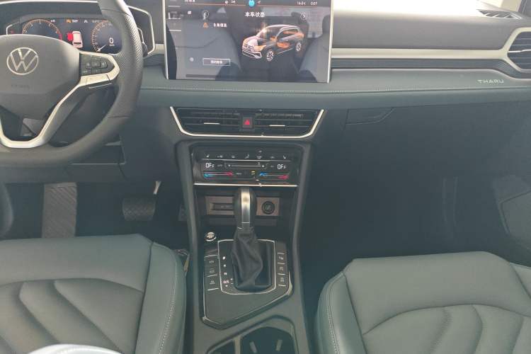 Used Volkswagen Tharu 2024 300TSI Two-Wheel-Drive Moon Luxury Edition Audio And AC Panel