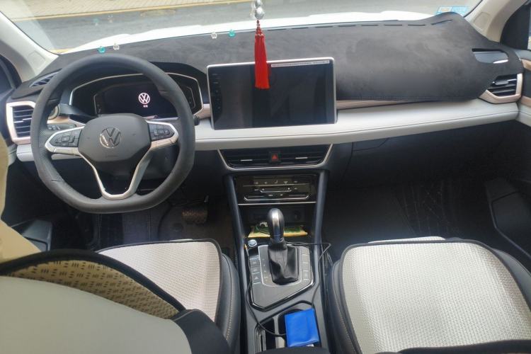 Used Volkswagen Tharu 2024 300TSI Two-Wheel-Drive Full Moon Edition Center Console
