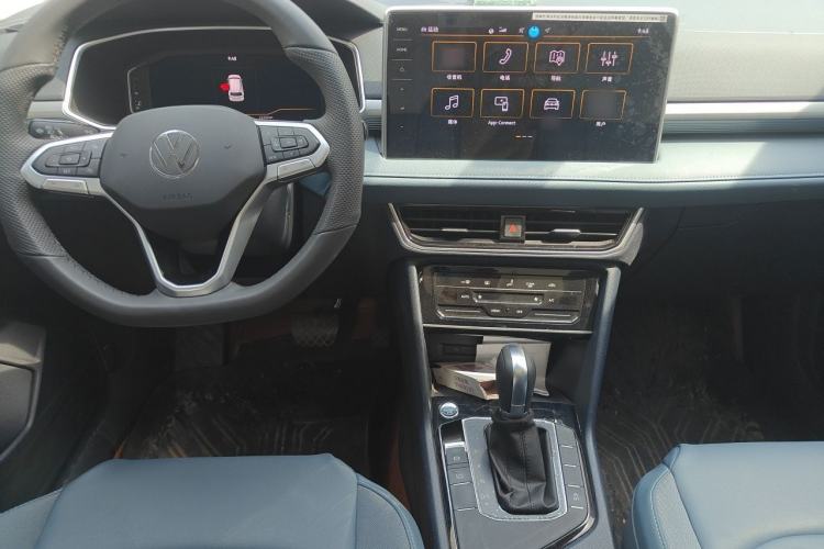 Used Volkswagen Tharu 2024 300TSI Two-Wheel-Drive Full Moon Edition Center Console