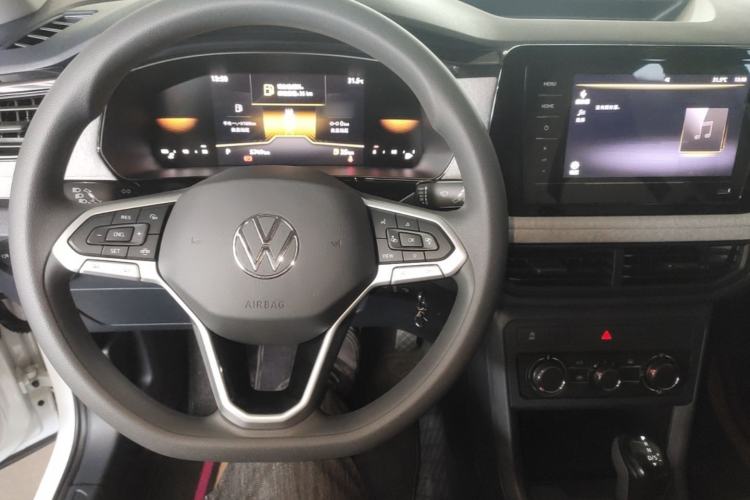 Used Volkswagen Tharu 2024 300TSI Two-Wheel-Drive Crescent Edition Center Console