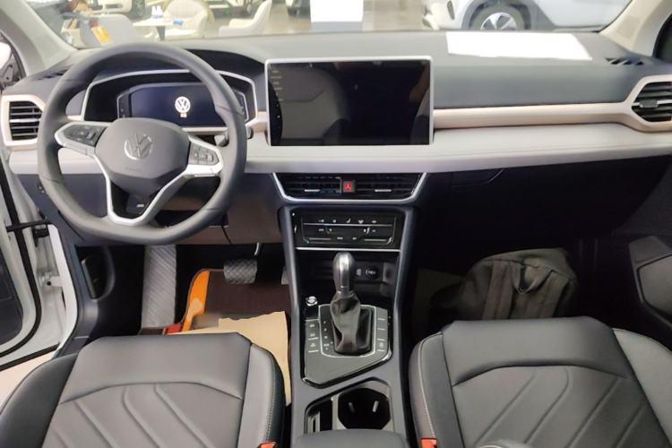 Used Volkswagen Tharu 2024 300TSI Two-Wheel-Drive Full Moon Edition Center Console