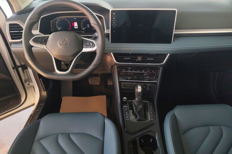 Used Volkswagen Tharu 2024 300TSI Two-Wheel-Drive Moon Luxury Edition Center Console