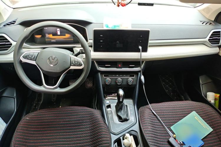 Used Volkswagen Tharu 2024 300TSI Two-Wheel-Drive Crescent Edition Center Console