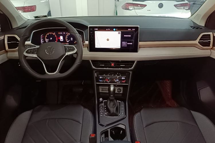 Used Volkswagen Tharu 2024 300TSI Two-Wheel-Drive Full Moon Edition Center Console