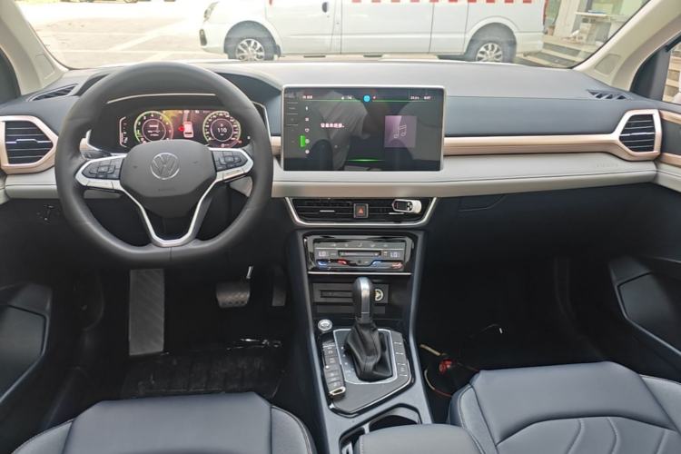 Used Volkswagen Tharu 2024 300TSI Two-Wheel-Drive Full Moon Edition Center Console