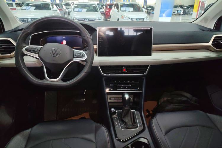 Used Volkswagen Tharu 2024 300TSI Two-Wheel-Drive Full Moon Edition Center Console