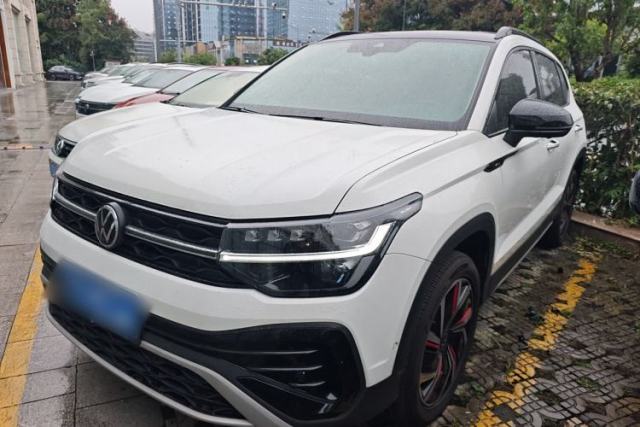 Ojetý Volkswagen Tharu 2024 300TSI Two-Wheel-Drive Moon Luxury Edition
