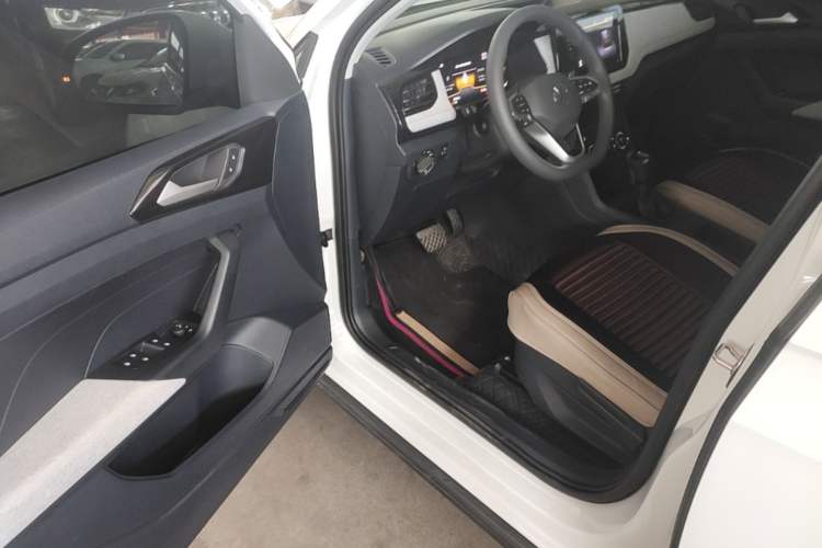 Used Volkswagen Tharu 2024 300TSI Two-Wheel-Drive Crescent Edition Driver Seat
