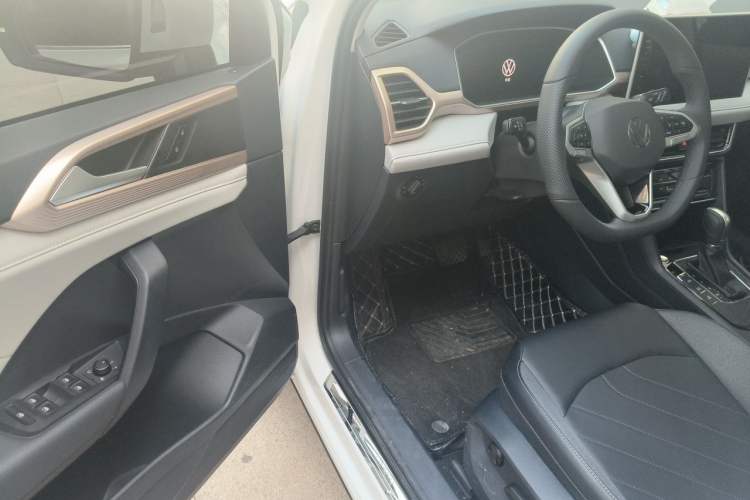 Used Volkswagen Tharu 2024 300TSI Two-Wheel-Drive Full Moon Edition Driver Seat