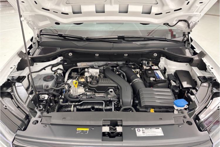 Used Volkswagen Tharu 2024 300TSI Two-Wheel-Drive Moon Luxury Edition Engine Bay